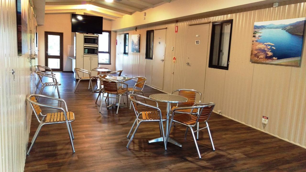 Khancoban Lakeside Caravan Park المظهر الخارجي الصورة