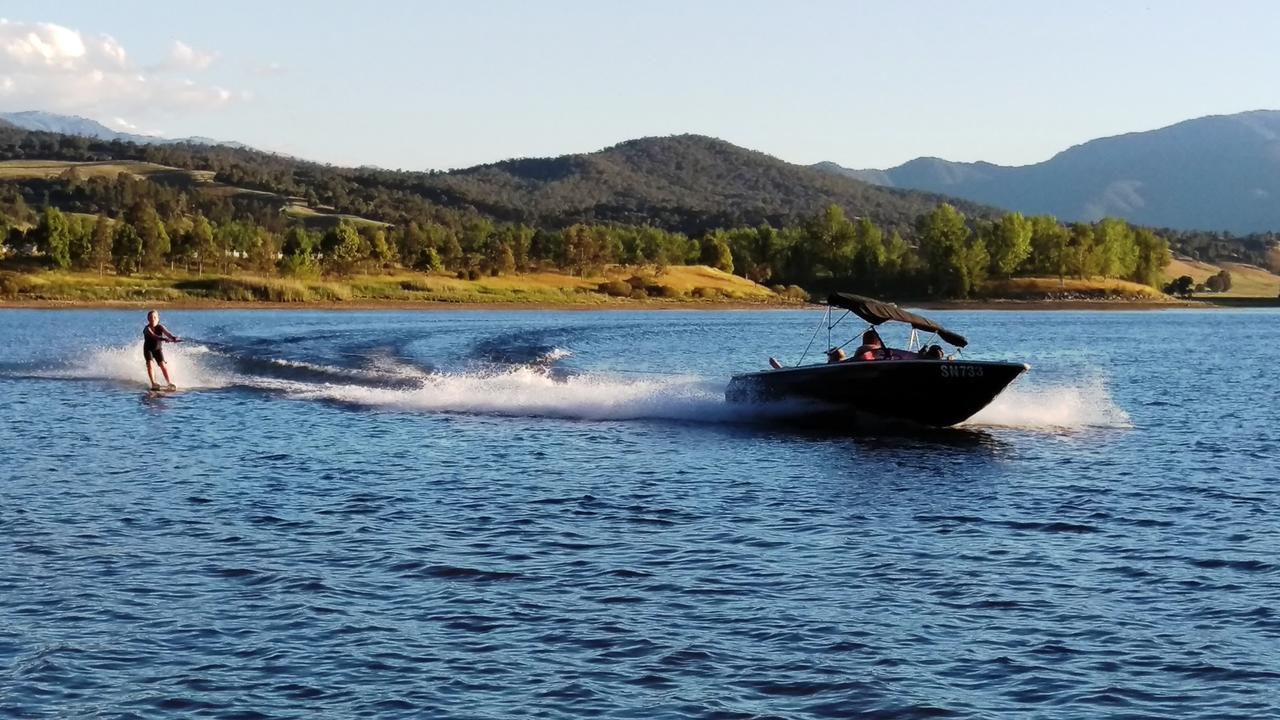 Khancoban Lakeside Caravan Park المظهر الخارجي الصورة